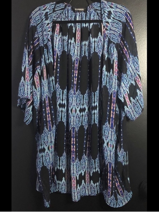 Express Accessories - Express Open-Front Kimono in Black with Blue and Pink Print
